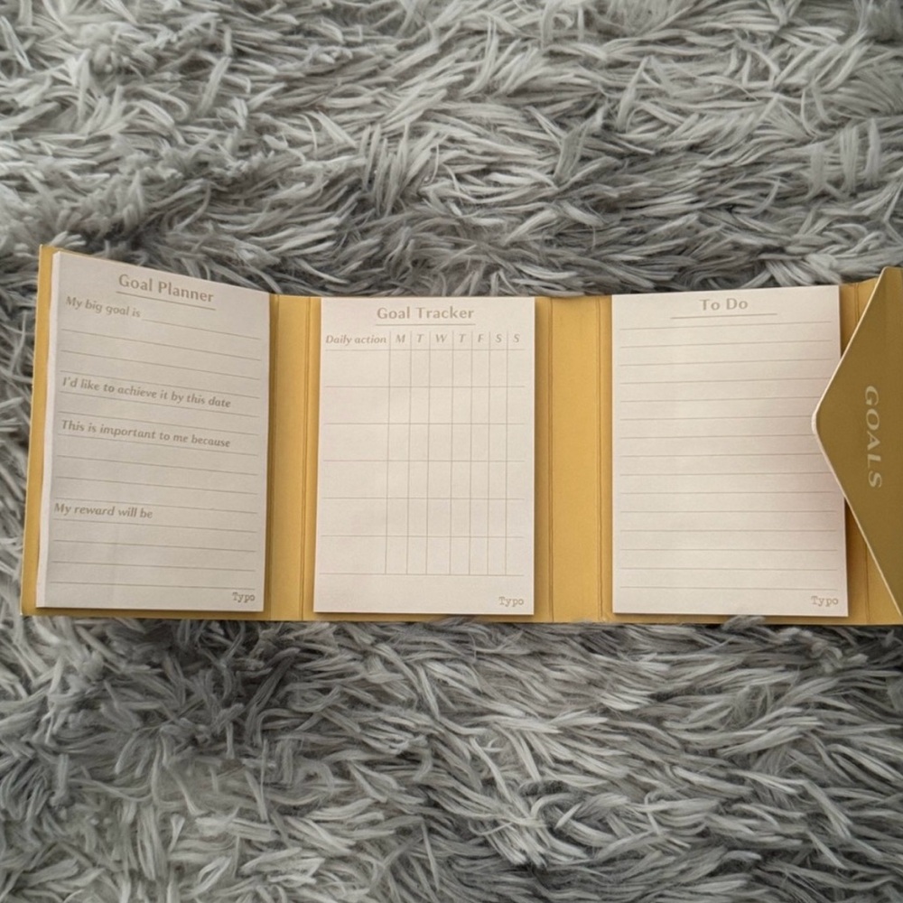 2 Magnetic Sticky Note Sets - Picture 7 of 9